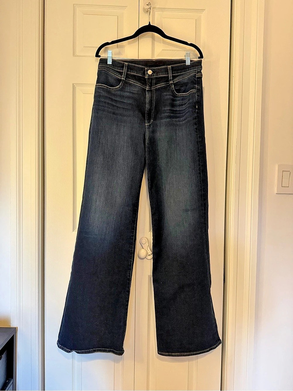 Joe's Jeans Flare Jeans in come over Blue Waist 32. Long inseam (33-34”) Like Ne